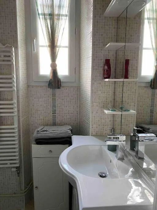 Maison Chaleureuse En Face De La Foret - Proche Insead-1
